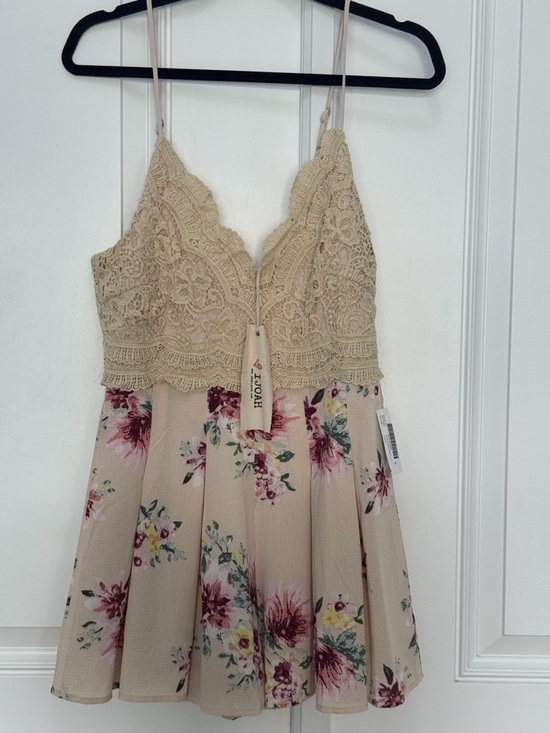 Ijoah Other - IJoah Beige Floral Lace Romper Medium NWT